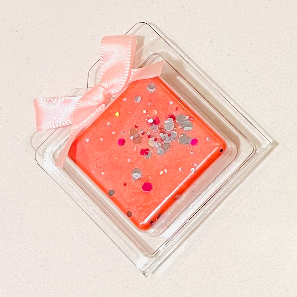 Wax Melt Clamshell - Choose from a selection of scents